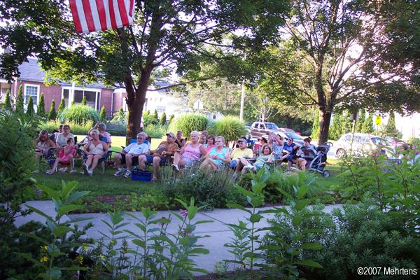 Bicentennial Bandstand crowd